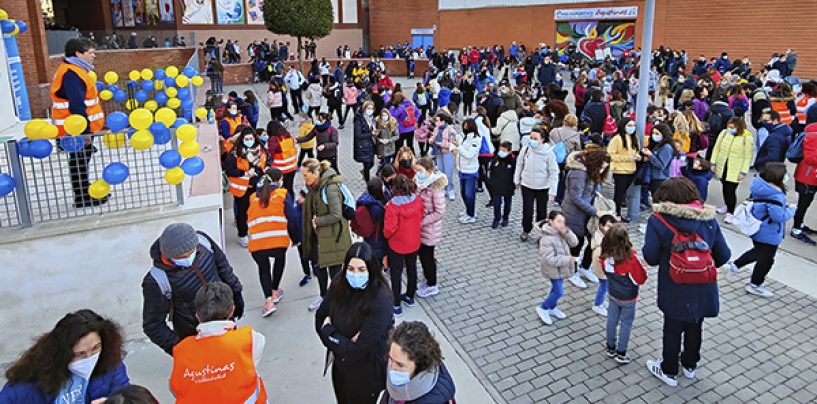 Más de 700 personas participan en la Marcha Solidaria del Colegio Agustinas de Valladolid por los refugiados de Ucrania
