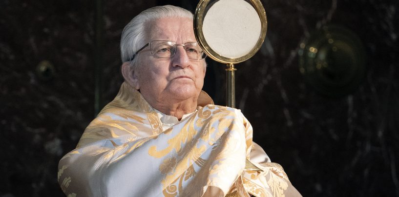 El Padre Oterino será distinguido con la Medalla de Bernardo de Gálvez
